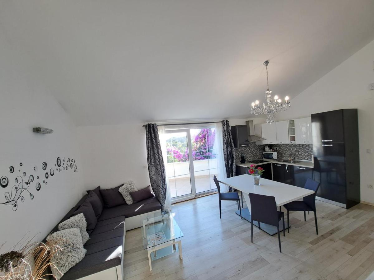 Apartment Oaza Mira Tribunj  Exterior photo